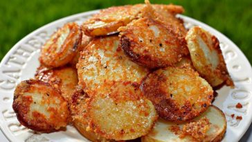 CRISPY CRUNCHY PARMESAN POTATOES